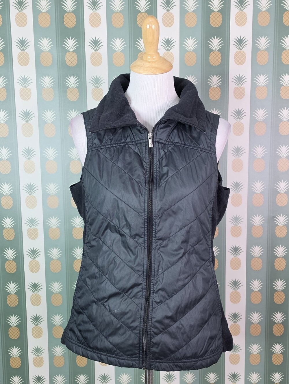 Columbia Classic Black Quilted Vest
